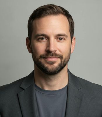 Portrait of Taylor Reed, Digital Sales Assistant .